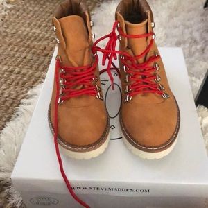 Steve Madden Boots ❤️
